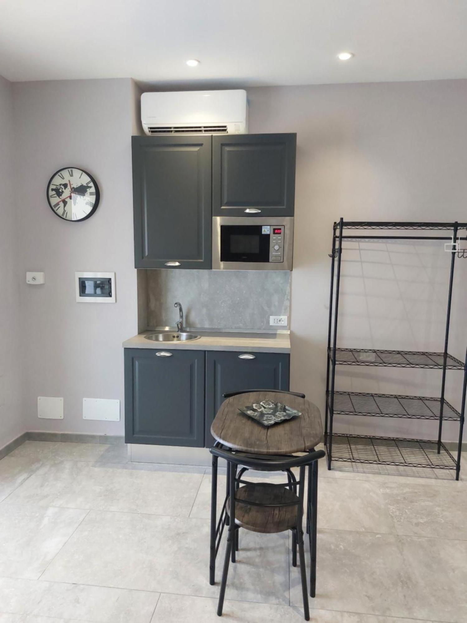 Fede's Airport Apartment